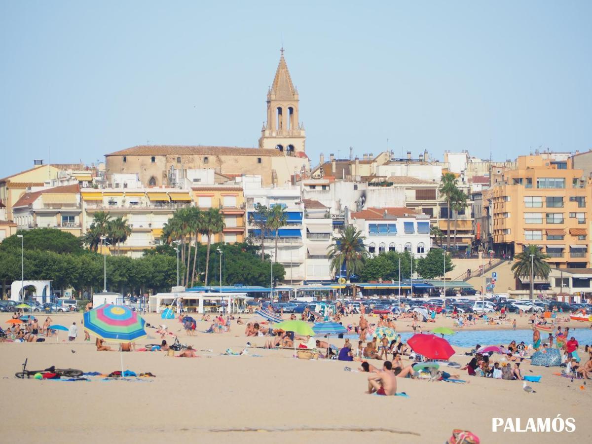 Espectacular Apartament A Palamos Centre! Amb Wifi Exterior photo