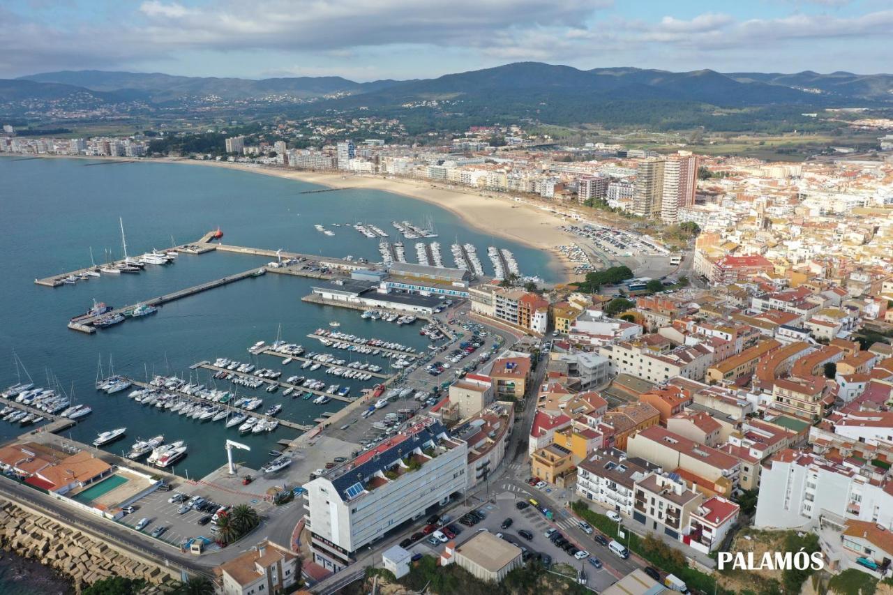 Espectacular Apartament A Palamos Centre! Amb Wifi Exterior photo